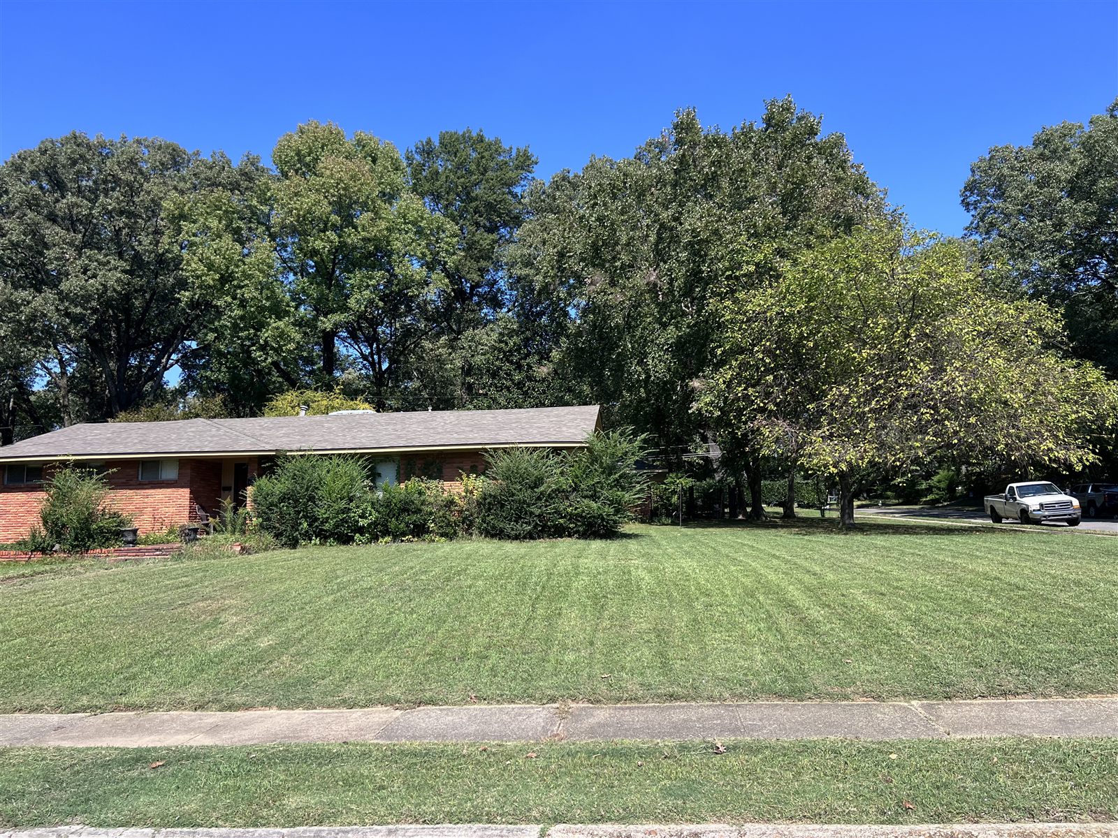 After: Memphis lawn care and landscaping results