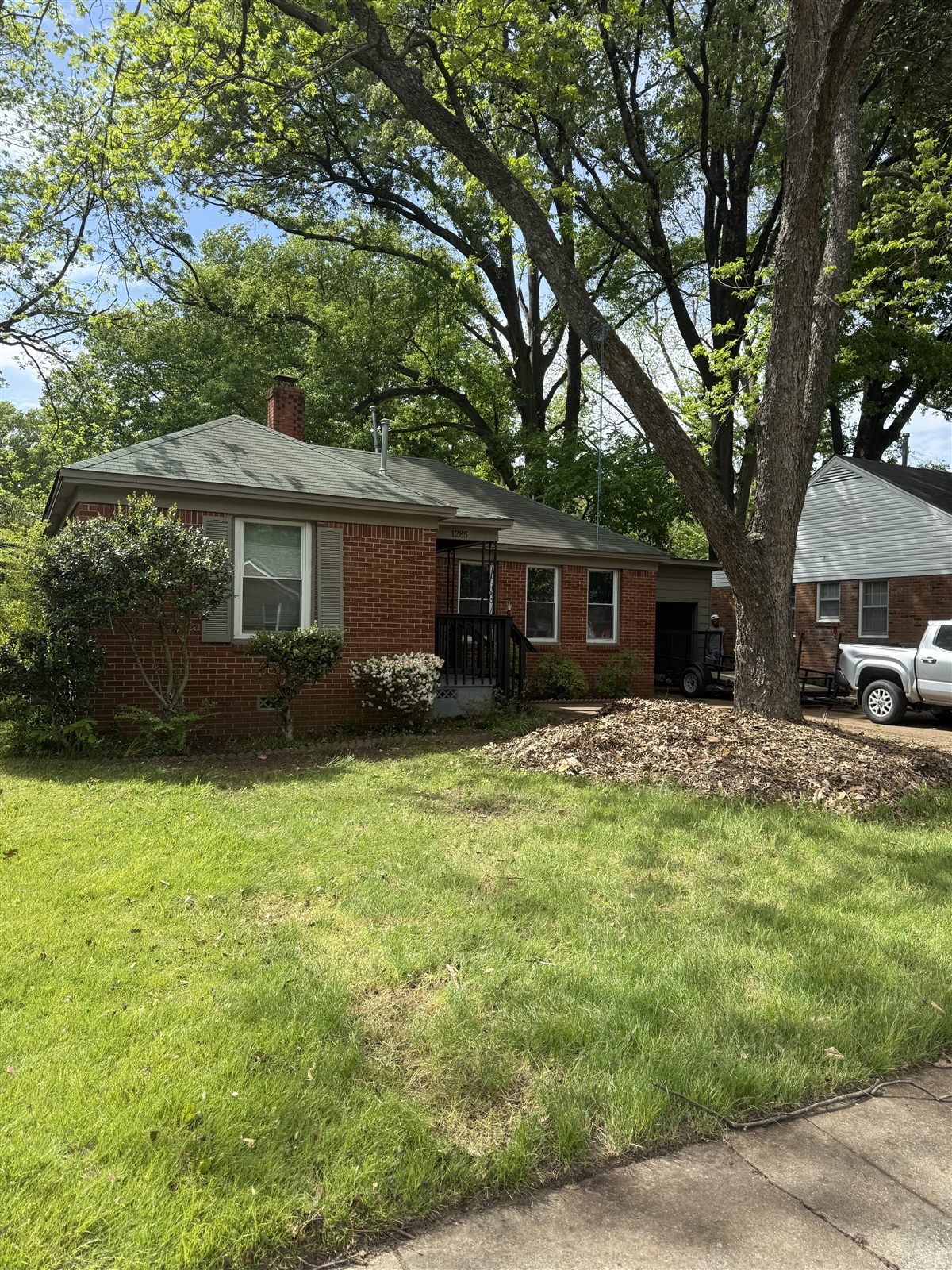 Before: Memphis property maintenance service