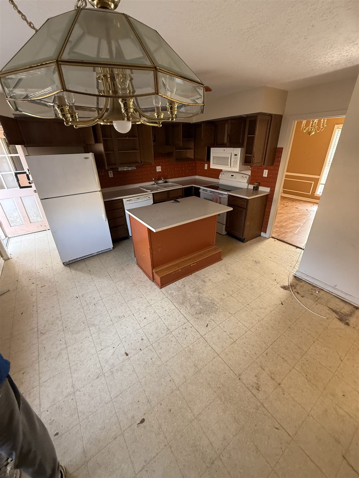After: Memphis estate cleanout, kitchen cleared