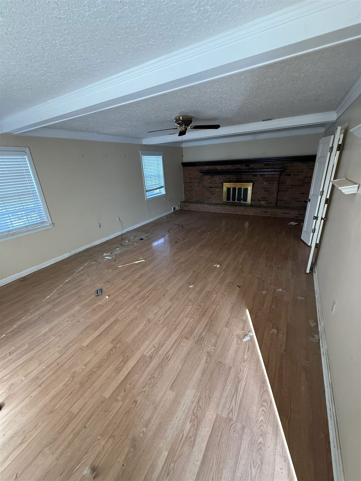 After: Memphis estate cleanout, living room cleared